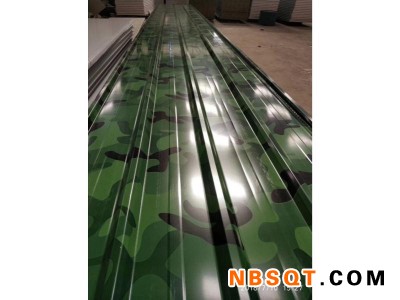 迷彩瓦楞夹芯板代理商_盛兴钢材商行为您提供质量有保证的迷彩瓦楞夹芯板图1