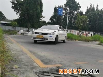 专车私教-优易驾提供高水平的学车图1